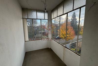 Investiție cu potențial: 2 apartamente + mansardă – Comison 0 - 3