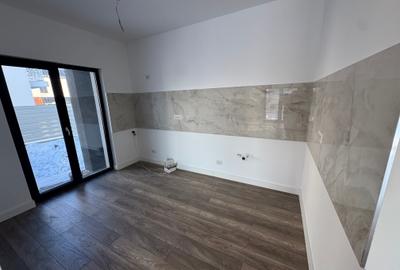 Casă cu 4 camere cu Canalizare în Exterior Est - 11