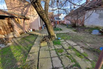 Apartament cu 3 camere decomandat în Pârneava - 4