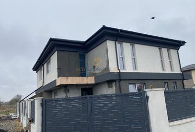 Duplex cu 5 camere cu Canalizare în Berceni - 2