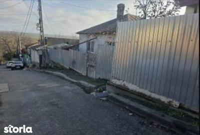 Casă cu 3 camere cu Teren 224 Mp în Central