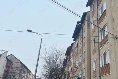 Garsonieră decomandată în Central - 2