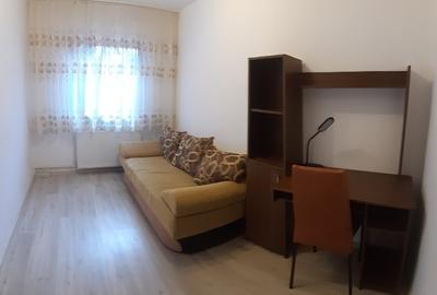 Inchiriez apartament cu 4 camere, pe B-dul Griviței nr.73, lângă Universitate - 2