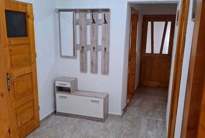 Inchiriez apartament 3 camere Cisnadie - 1