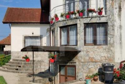 Casa P+E+M cu 4 camere, 250 mp si 3000 mp teren, zona Arcani - 2