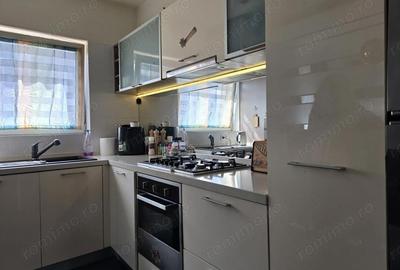 Apartament cu 4 camere decomandat în Central - 1