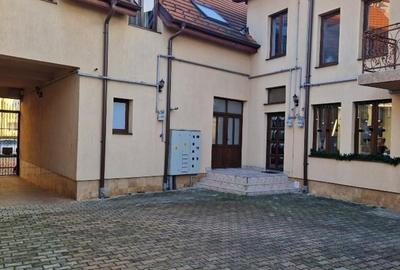 Inchiriez apartament 2 camere decomandate  Sibiu str. Lunga  nr. 31 - 2