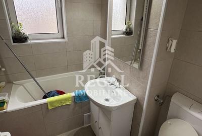 Apartament cu 3 camere decomandat, mobilat în Micro 4 - 7