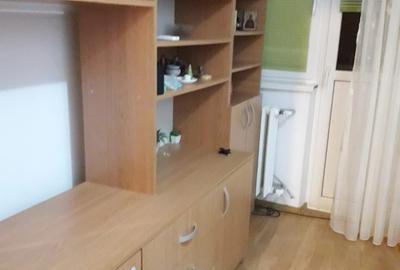 Apartament cu 2 camere semidecomandat în Rahova