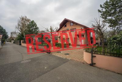 Casă cu 4 camere cu Canalizare în Central