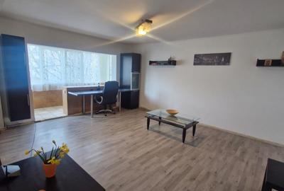 Apartament cu 3 camere decomandat în Central - 1