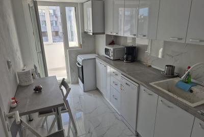 Apartament cu 3 camere decomandat în Victoriei - 2