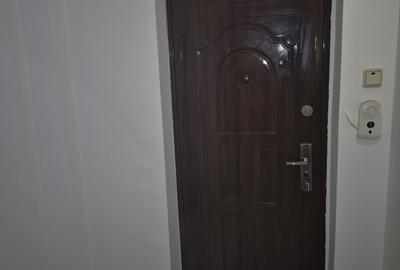 Garsonieră semidecomandată în Titan