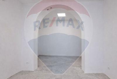 Spațiu comercial, de 37 mp, în Eroii Revoluției - 7