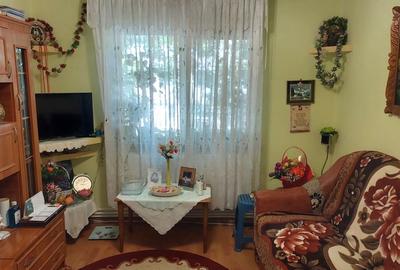 Apartament trei  camere renovat, zona Școala 1/8 Sud