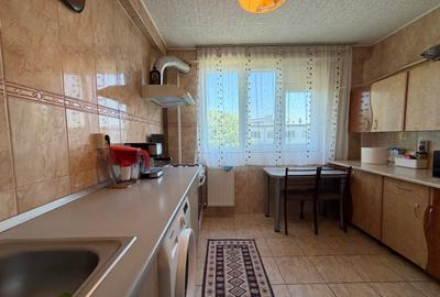 Apartament cu 3 camere decomandat, mobilat în Titan - 11