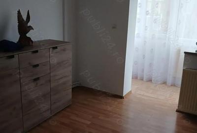 Pe str. Bogdan Voda, ofer chirie apartament cu 3 camere decomandat, etaj2, mobilat, utilat - 4