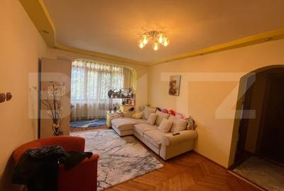 Apartament cu 3 camere semidecomandat, mobilat în Unirii
