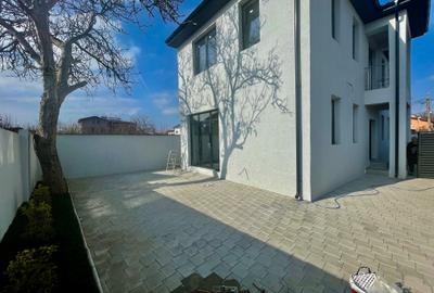 Casă individuală cu 5 camere cu Canalizare în Apărătorii Patriei - 2
