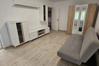 Apartament cu 2 camere decomandat în Podul de Fier