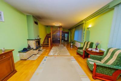 DE VANZARE DOUA CASE in zona de PARC ideale pentru doua familii - 23