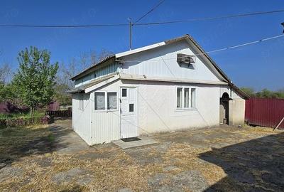 Casă cu Teren 962 Mp în Carasa