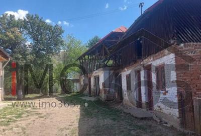 Casa veche si teren Izvorani - toate utilitatile - 3