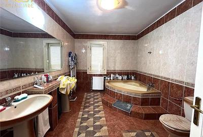 Vila duplex, curte, garaj, teren 2350 mp - 16