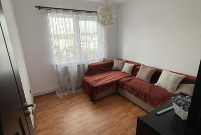Apartament cu 3 camere semidecomandat în Central - 3
