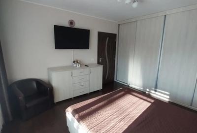 Casă cu 7 camere cu Teren 400 Mp în 23 August - 3