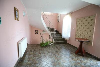 Spațiu comercial, de 2,200 mp, în Central - 1