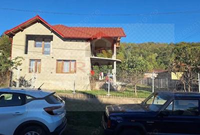 Casă cu 4 camere cu Canalizare în Corbeni - 3