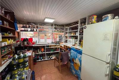 Spațiu comercial, de 12 mp, în Central - 3