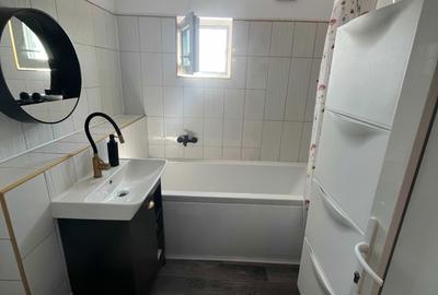 Apartament cu 3 camere decomandat în Central - 1