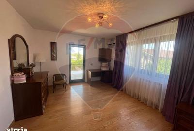Casă cu 5 camere cu Teren 679 Mp în Central - 4