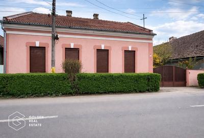 Casă individuală cu 3 camere cu Canalizare în Central - 1