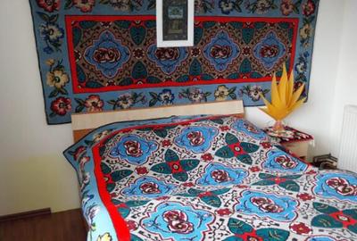 Casă cu 7 camere cu Teren 1330 Mp în Central