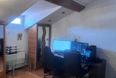 Casă cu 7 camere cu Teren 170 Mp în Panduri - 3