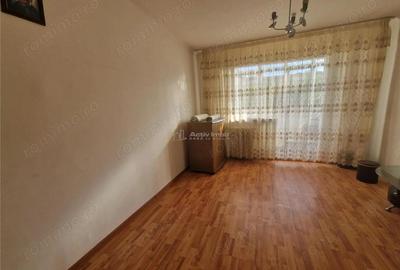 Apartament 2 camere decoandat, etaj 3 - Posta Rovine - 1