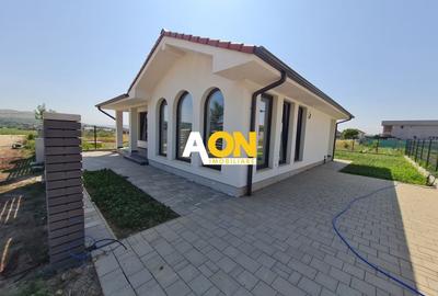 Casă individuală cu 3 camere cu Canalizare în Micești - 1