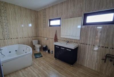 Inchiriez casa 4 camere Bacu - 5