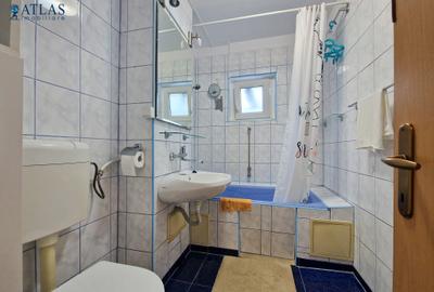 Insorit, spatios, 2 locuri de parcare, 2 balcoane, expunere pe 3 parti, et. 2 - 12
