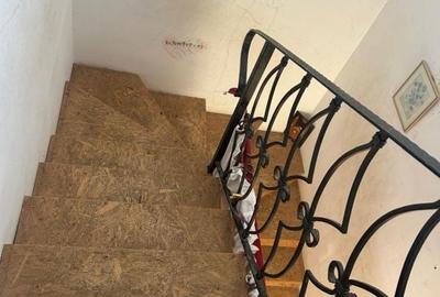 Casă cu 5 camere cu Teren 1254 Mp în Central - 1