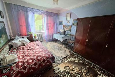 Apartament 3 camere decomandatAleea Parcului colt cu Razboieni etaj 1 - 3