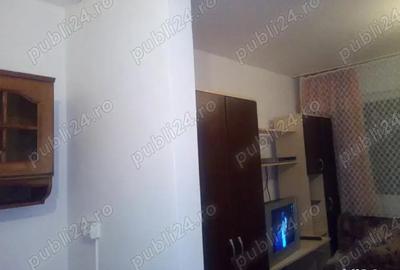 Proprietar vand garsoniera 17mp, zona umt str babadag nr 2 bl 4 et 2 - 2