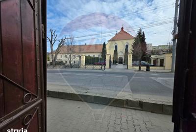 Casă cu 3 camere cu Teren 197 Mp în Central - 9