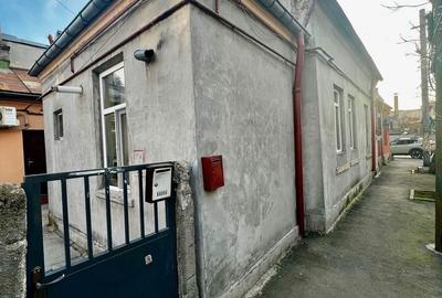 Casă cu 2 camere în Tineretului