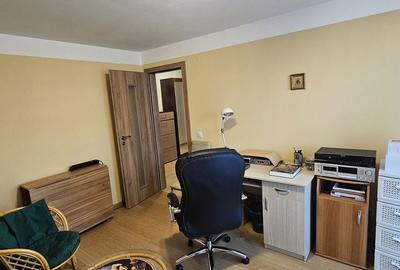 Apartament cu 3 camere semidecomandat în Central - 10