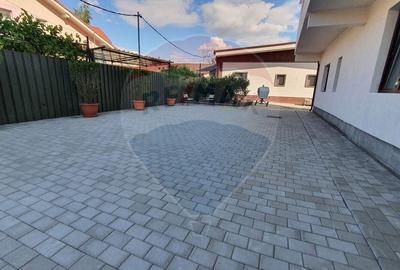 Apartament 3 camere NOU(cel mai mic pret/mp + parcare gratuita)