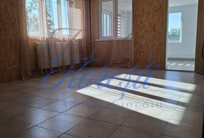 Casă cu 3 camere decomandat cu Teren 491 Mp în Central - 2